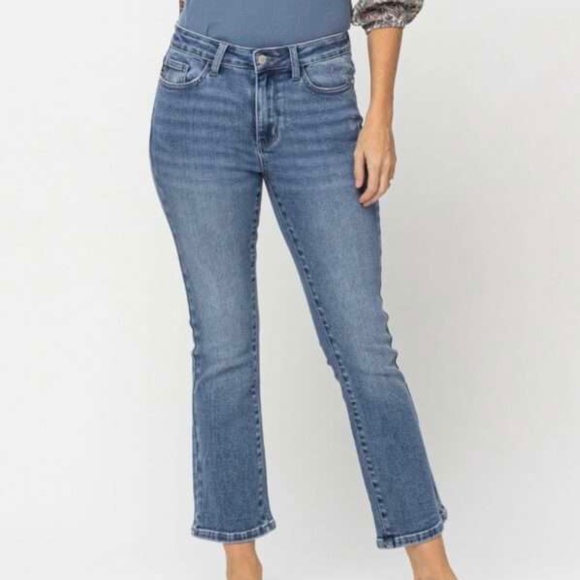Judy Blue Women's Size 14W Blue Cropped Bootcut Jeans Mid-Rise - Picture 1 of 11